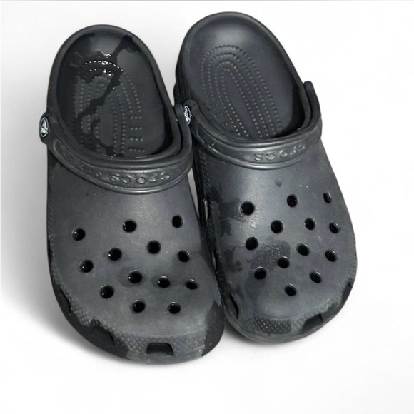 M/7 W/9 black crocs in good condition - Picture 2 of 4